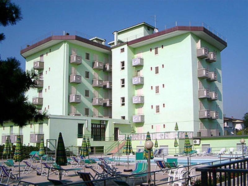 Hotel Vianello Lido di Jesolo Exterior photo